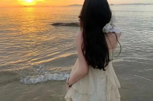 内娱开年地震！30岁网红司晓迪爆料睡遍顶流48小时反转封账号